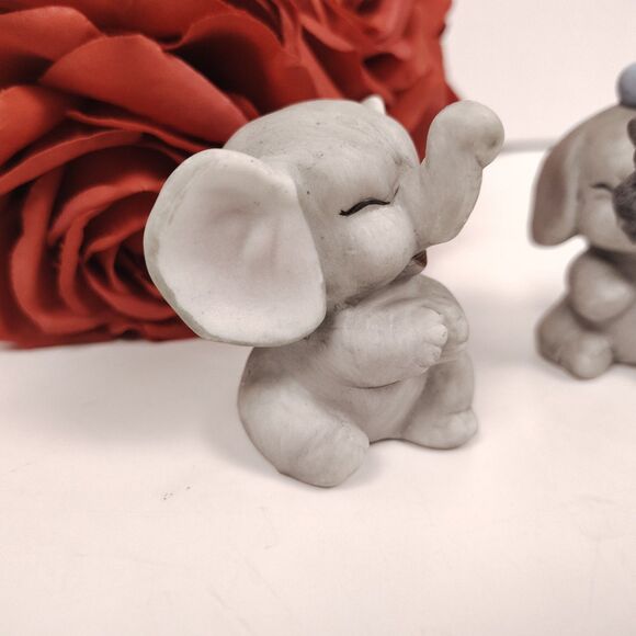 Vtg Pair Of Elephant Figurines Playful Nursery Mouse On Trunk Decor Taiwan Made - Picture 2 of 11